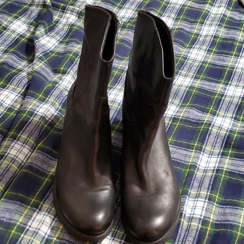 NINE WEST BOOTIES